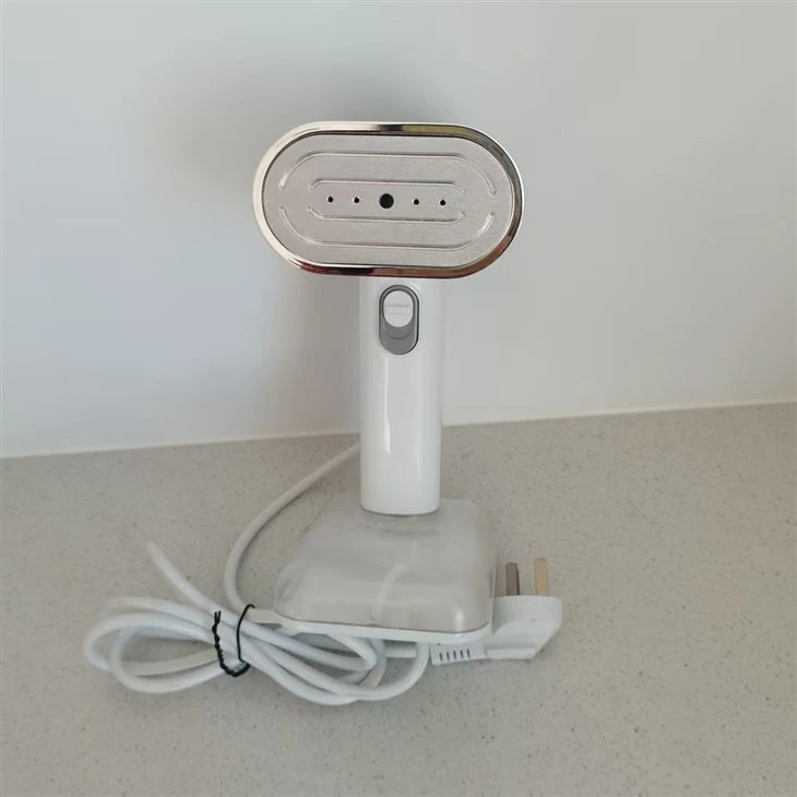 Handy Clothes Steamer